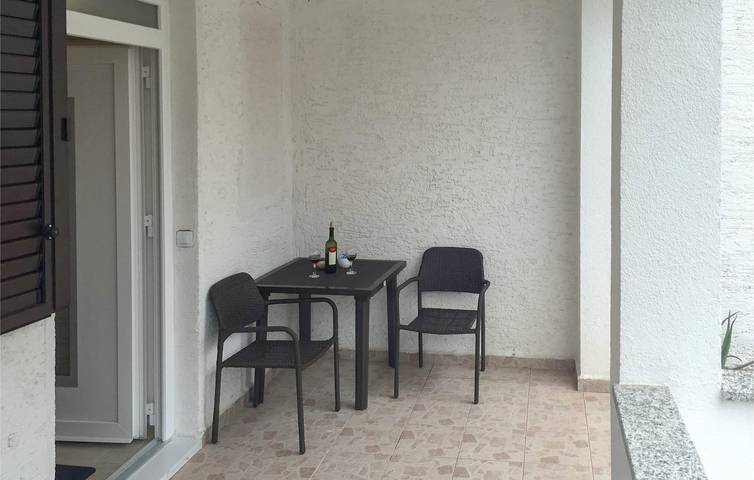 Appartement de vacances entier, Charmant appartement avec terrasse et barbecue, à 2,5 km de la plage de Caska in Novalja, Pag