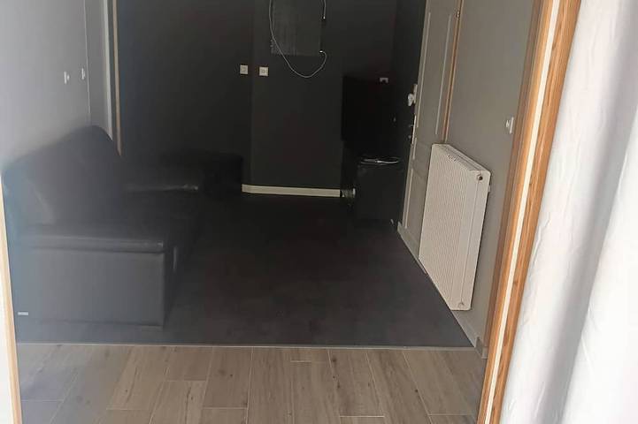 Ganze Wohnung, Apartment mit Außenbereich in Mirebeau, Vienne