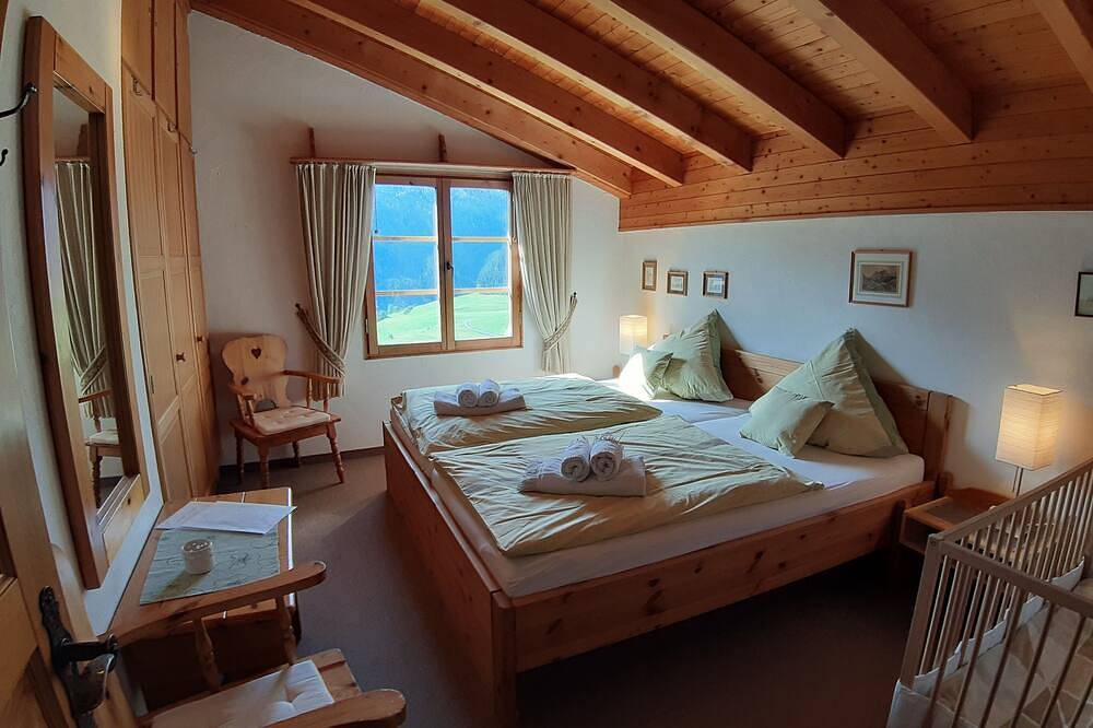Großzüg. Ferienhaus zw. Davos u Lenzerheide,4*,8 P, Sauna, W-Lan, E-Ladestation in Alvaneu, Plessur Alpen