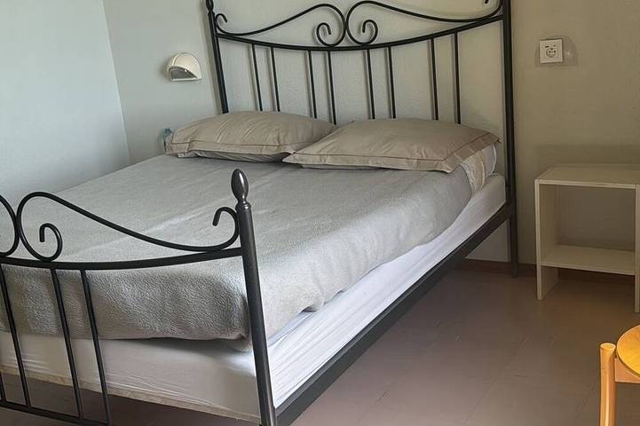 Welcome to Auberge les Clarisses with its relaxation area, communal kitchen in Gourdon, Quercy