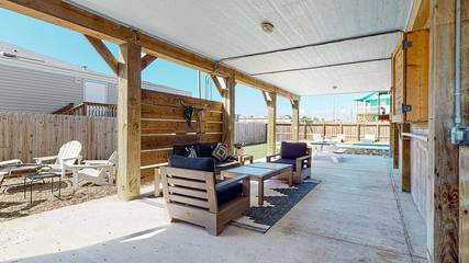 Vacation Home for 12 Guests in Port Aransas, Mustang Island, Picture 3