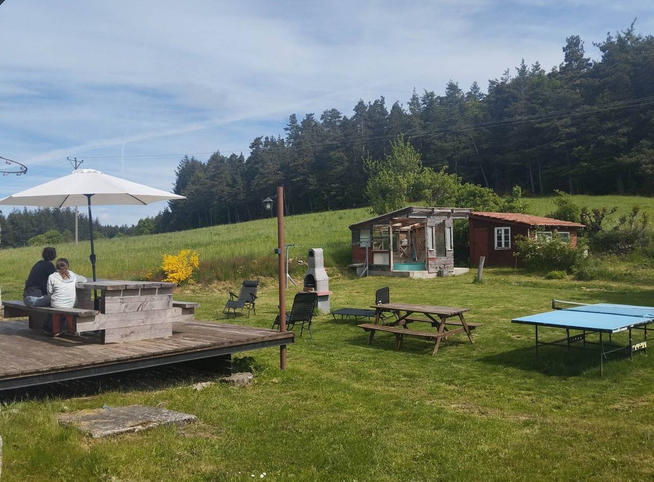 Gîte Le chant des mésanges (Maison 8 personnes, pleine nature) in Tence, Haute-Loire