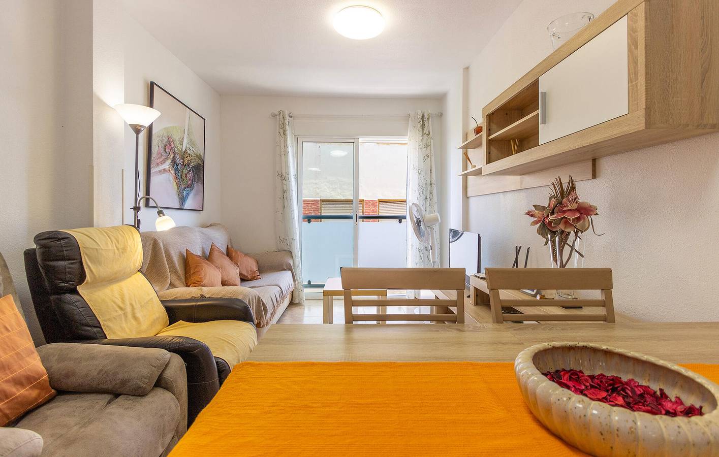 Apartamento vacacional entero, Acogedor apartamento de playa con aire acondicionado e Internet - Playa Barnuevo 100m in Santiago de la Ribera, San Javier