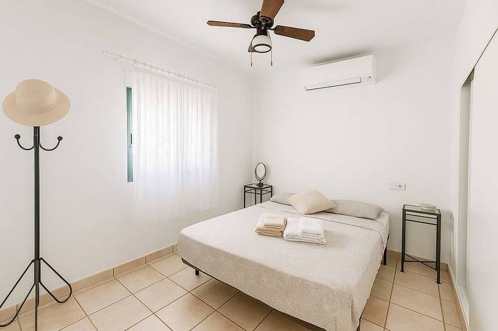 Location de vacances pour 8 personnes, avec jardin dans Playa Flamenca - 3