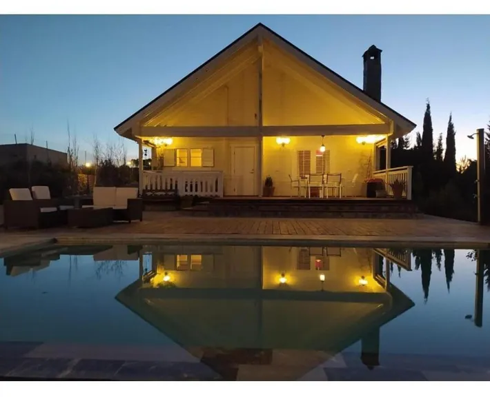 Casa rural para 6 personas, con vistas además de piscina y jardín - 1