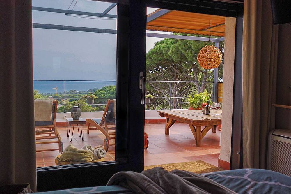 Geheel appartement, Mediterranean Sea-view Loft on Estate near Barcelona - pool & wellness in Supermaresme, Sant Andreu de Llavaneres