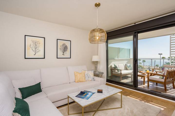 Ganze Wohnung, Familienapartment in Malaga direkt am Strand in Playa de la Misericordia, Malaga