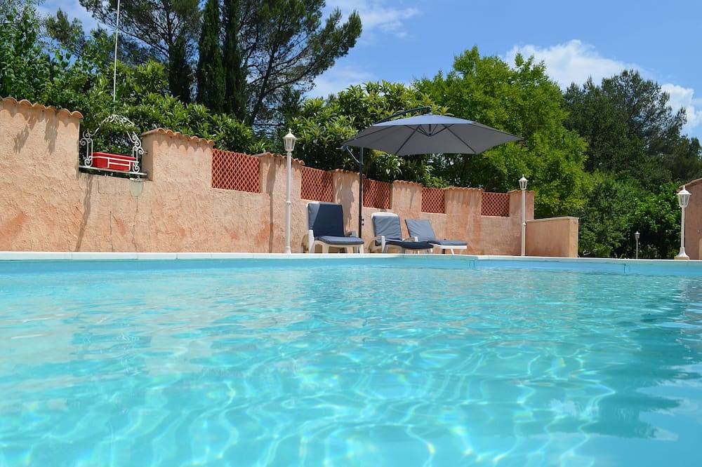 Villa provençale avec piscine et jardin arboré au coeur de la Provence Verte in La Celle (Var), Région de Brignoles
