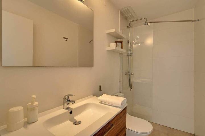 Ganze Wohnung, Apartment no. 4, 1 bedroom, 1 bathroom in Cala Llonga, Santa Eulària des Riu