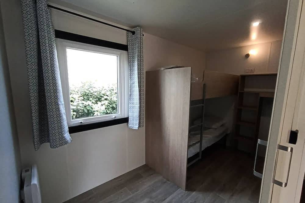 C- Mobil-home Hélios - Pmr - 2 chambres - 32m² avec terrasse couverte 5 personnes in Saint-Gilles-Croix-de-Vie, Vallée de la Loire