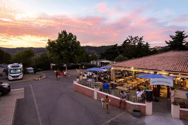 Mobilheim Confort Cezanne 24m² klimatisiert/ 2 Schlafzimmer - Terrasse 15m2 4 Personen in Gréoux-les-Bains, Alpes-de-Haute-Provence