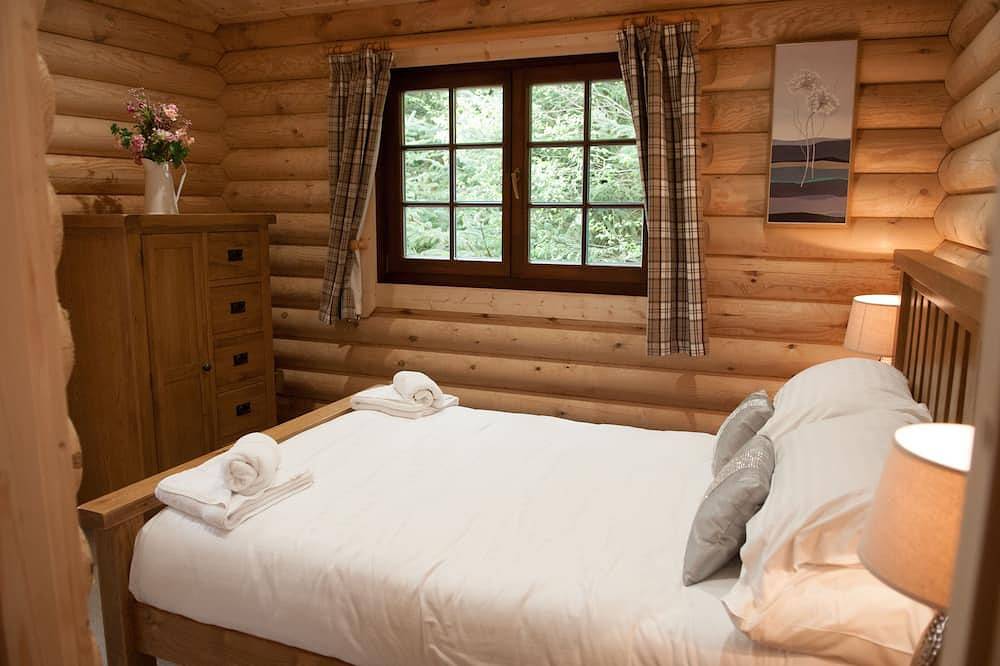 Luxury Scandinavian Log Cabin With Huge Private Hot Tub in Northumberland