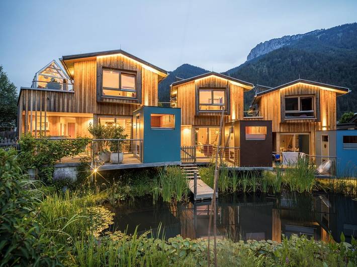 Ferienhaus für 3 Personen, mit Balkon und Whirlpool sowie Terrasse und Garten in Waidring