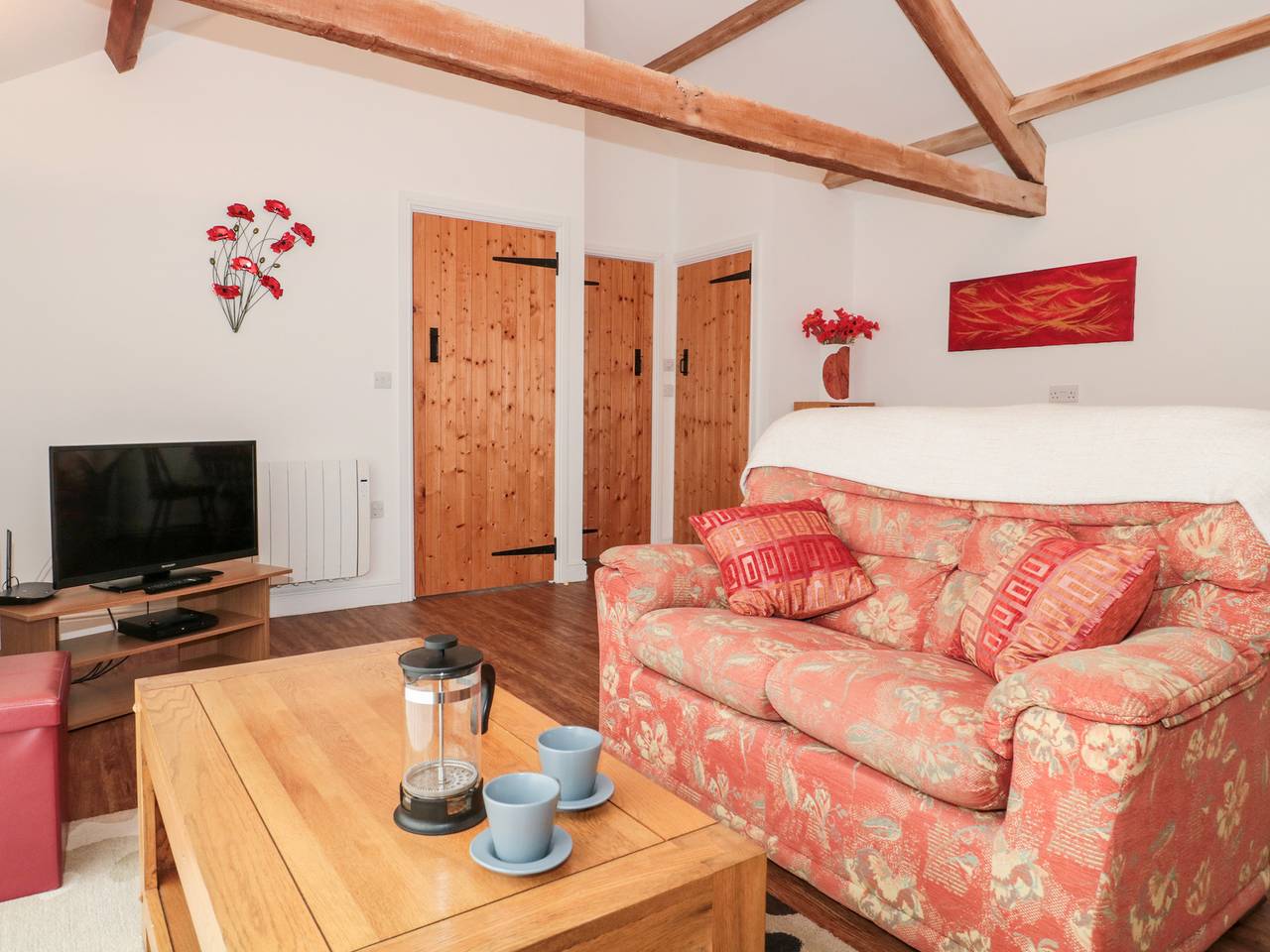 Poppy Cottage in Vale of Glamorgan region