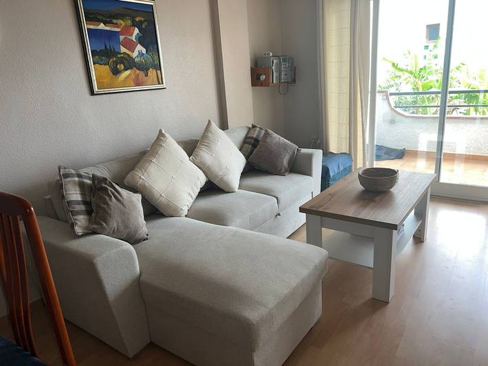 Apartamento entero, Apartamento de lujo - Vistas magníficas con vistas a la montaña y al mar, piscina compartida y balcón in Pego, Costa Blanca