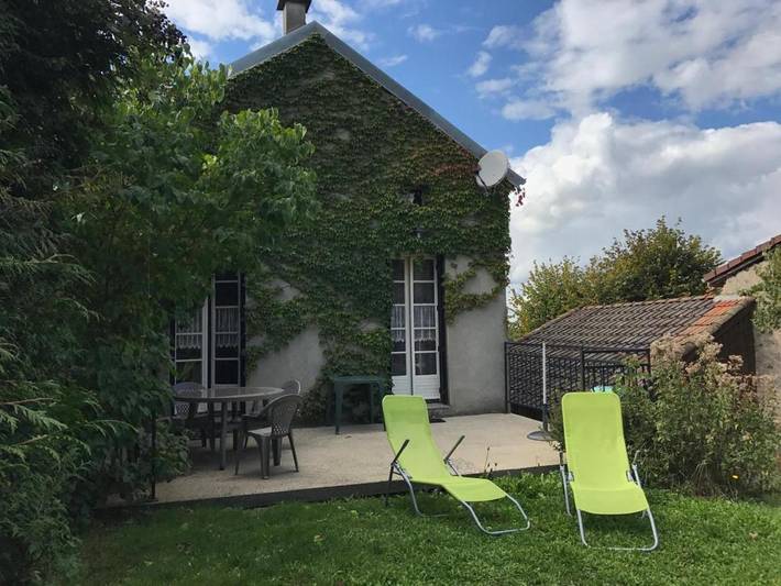 Maison de campagne pour 4 personnes, avec Terrasse et Jardin à La Chabanne