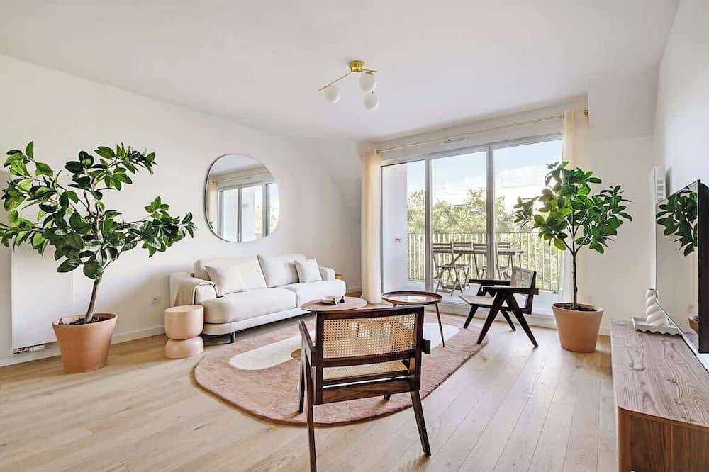 Entire apartment, A Bright 3-Br/2Ba in Clichy in Clichy, Hauts-de-Seine