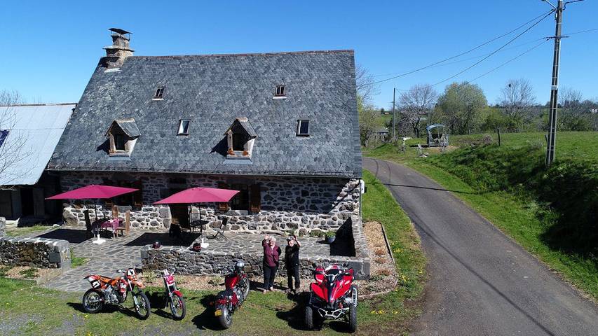 Chambre d’hôte pour 6 personnes, avec jardin dans Parc naturel régional des Volcans d'Auvergne - 2