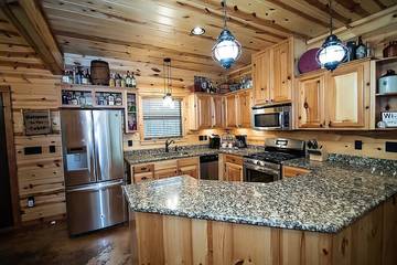 Glamping for 4 Guests in Broken Bow Lake, Oklahoma, Picture 2