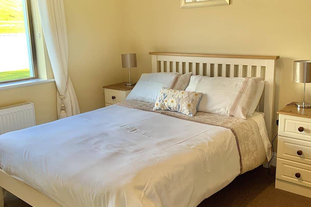 Peaceful home,centrally located for Ring of Kerry, Dingle and Killarney in Caragh, County Kerry