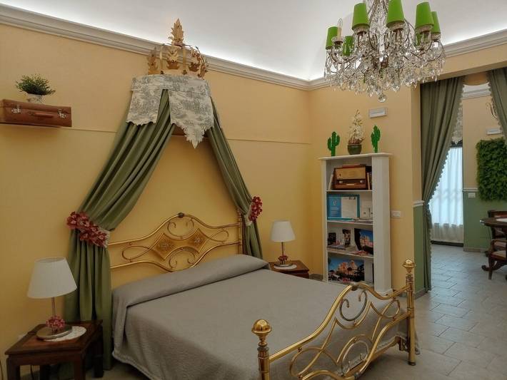 Entire apartment, "Pomona Noto" Apartment with Wi-Fi and Air Conditioning in Noto, Noto region