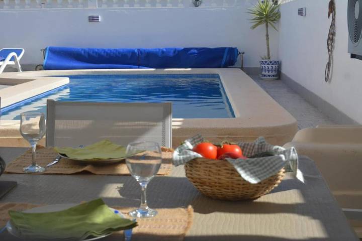 Casa de vacaciones para 8 personas, con piscina además de vistas y balcón - 1