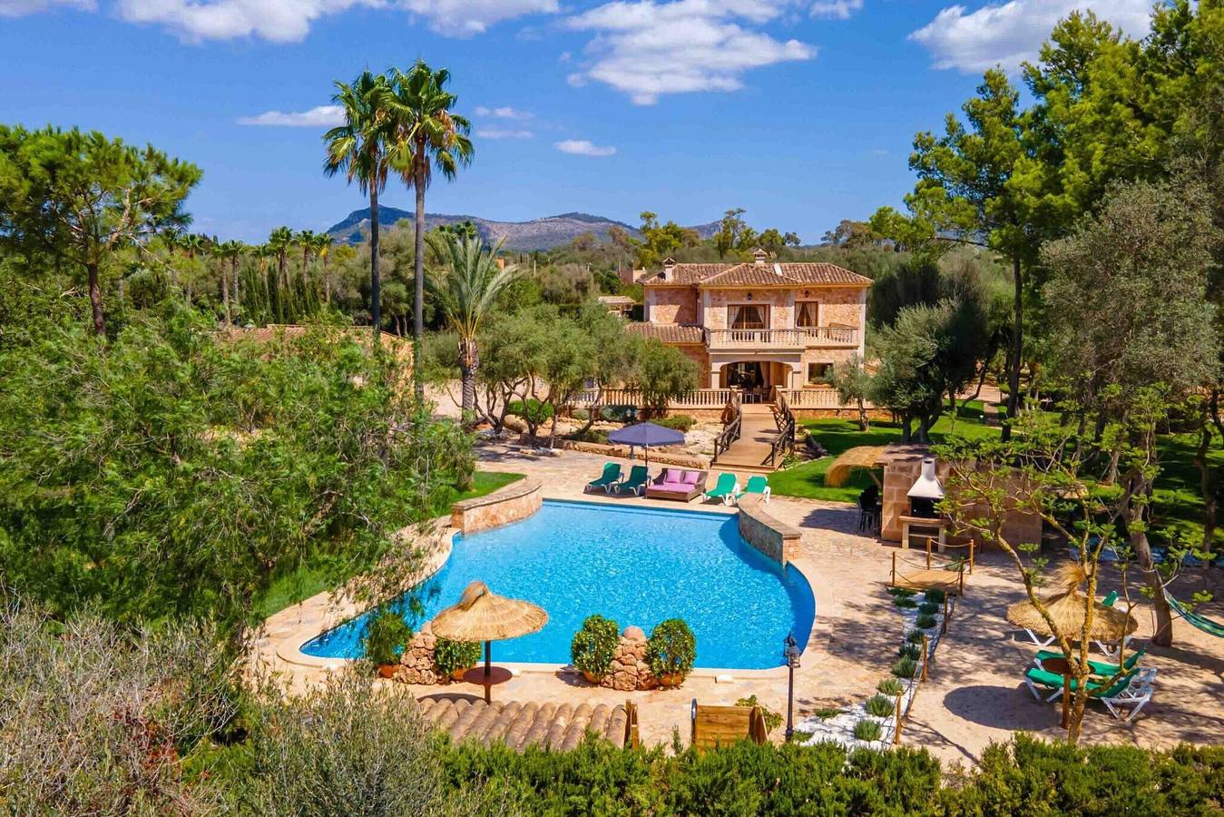 Villa 'Florentina' with Private Pool, Wi-Fi and Air Conditioning in Llucmajor, South Majorca