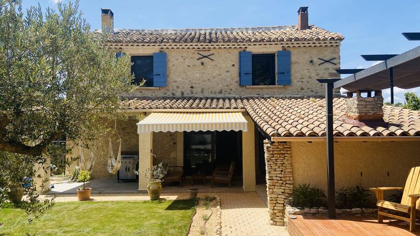 Gîte pour 6 personnes, avec jardin ainsi que terrasse et piscine à Gargas - 2