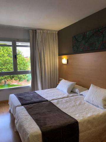 Hôtel pour 3 personnes, avec jardin, adapté aux familles à Los Arcos