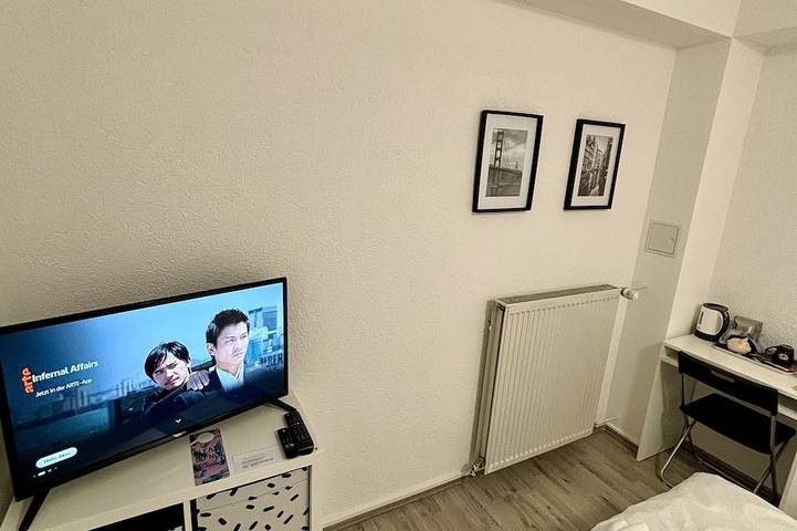 Ganze Wohnung, Ruhiges & gemütliches Einzelzimmer in Top Lage in Langenfeld (Rheinland), Kreis Mettmann