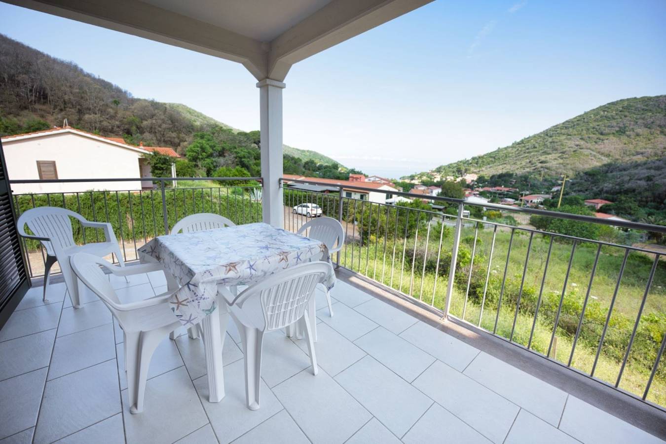 Ganze Ferienwohnung, Ferienwohnung für 5 Personen mit Terrasse in Nisporto, Rio nell'Elba