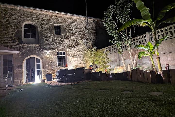 Location de vacances pour 4 personnes, avec jardin et jacuzzi, animaux acceptés à Tréfumel