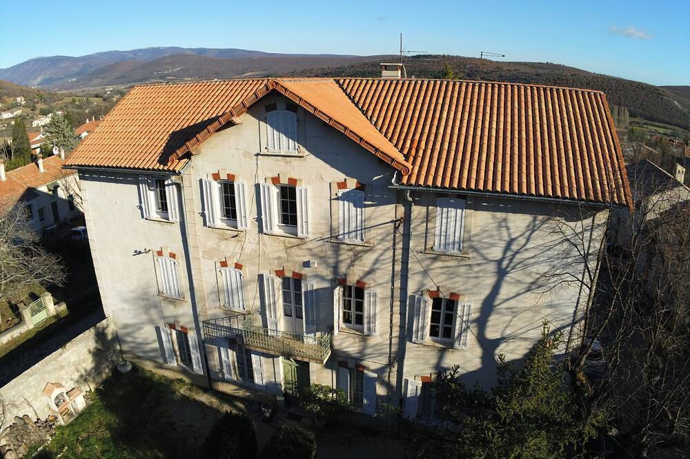 Ganze Wohnung, Wohnung in Charakterhaus mit Garten in Banon, Forcalquier und Umgebung
