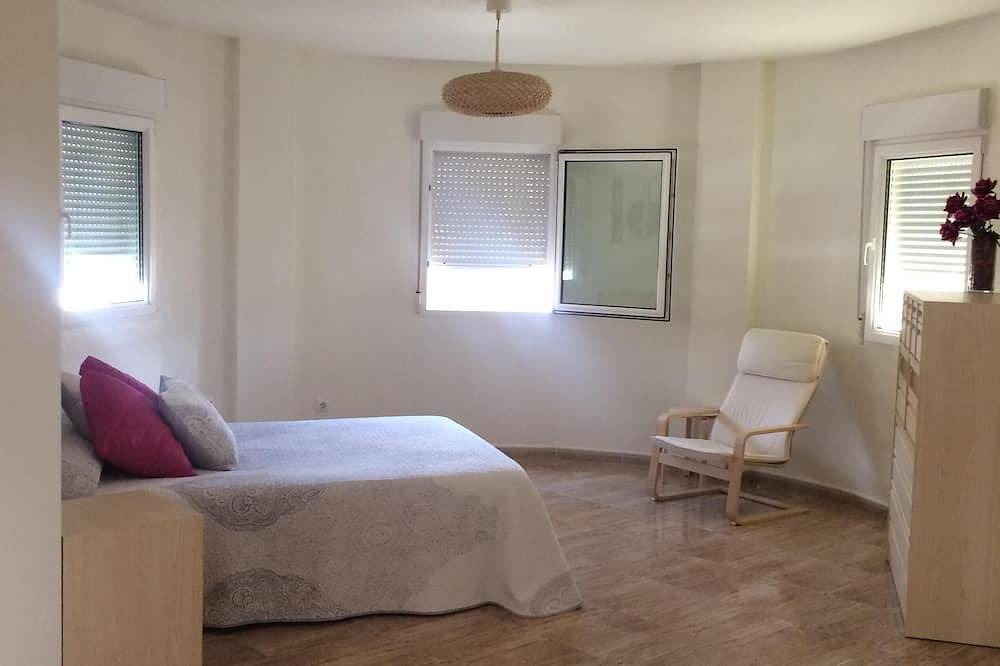 Große Villa mit privatem Pool 50 Meter vom Strand entfernt in Playa Cala Bosque (Orihuela), Orihuela