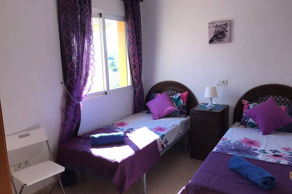 Apartamento entero, Apartamento ático, espléndidas vistas, playa a 10 minutos a pie, orientación sur, televisión en inglés, wi-fi in Mar Menor, Costa Cálida