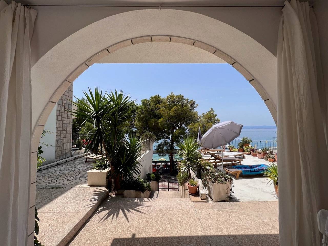 Ganze Wohnung, 1-Zimmer-Ferienwohnung am Strand Tucepi, Makarska A-21719-a in Tucepi, Makarska Riviera
