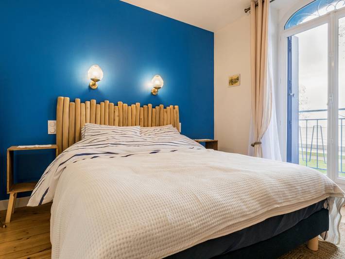 Geräumiges Ferienhaus mit Meerblick, modern renoviert, strandnah, privater Innenhof, Wlan in Saint-Nazaire, Côte d'Amour