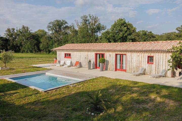 Location de vacances pour 8 personnes, avec piscine ainsi que jardin et vue à Toulouzette - 2
