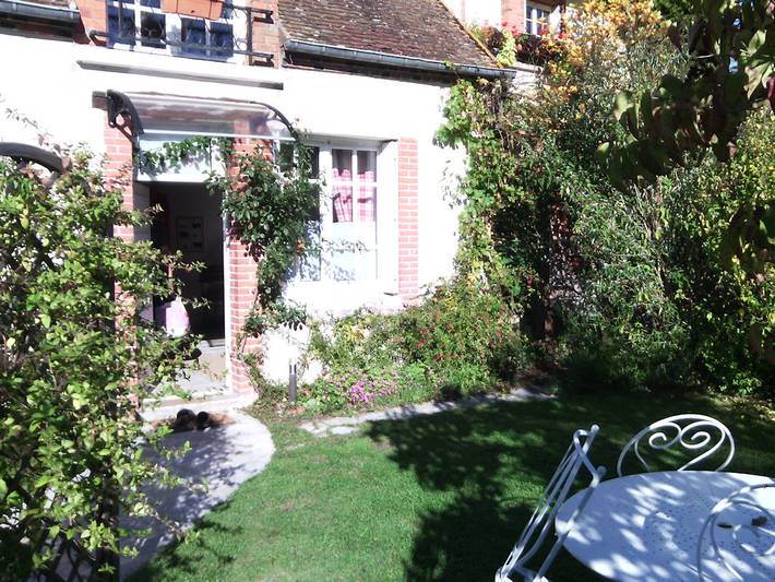 Gîte pour 3 personnes, avec Jacuzzi ainsi que Jardin et Sauna à Saint-Aignan-le-Jaillard