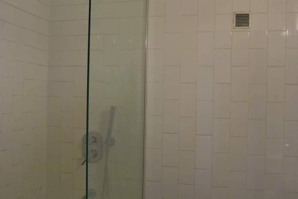 Geheel appartement, Central Renovated Apartment in Principe Real in Lapa, Lissabon