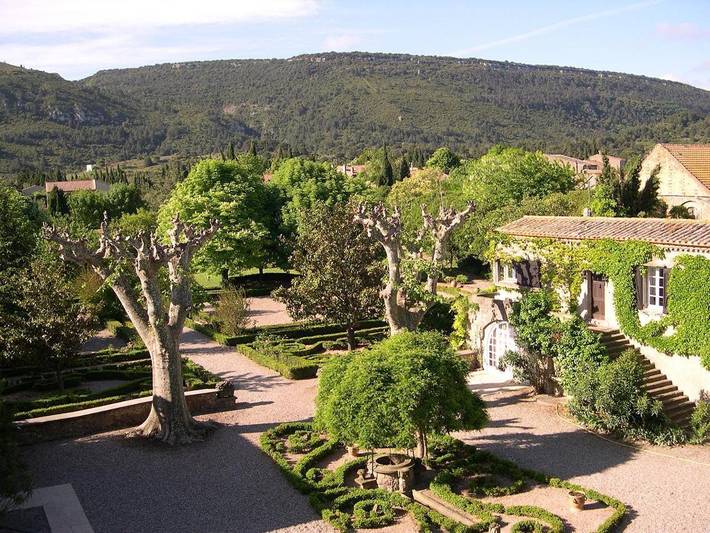 Gîte pour 6 personnes, avec Jacuzzi et Terrasse ainsi que Jardin et Piscine à Floure
