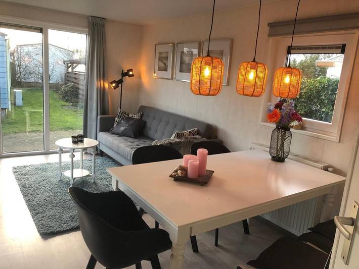 Chalet für 5 Personen, mit Terrasse und Kinderpool sowie Pool und Ausblick auf Ameland