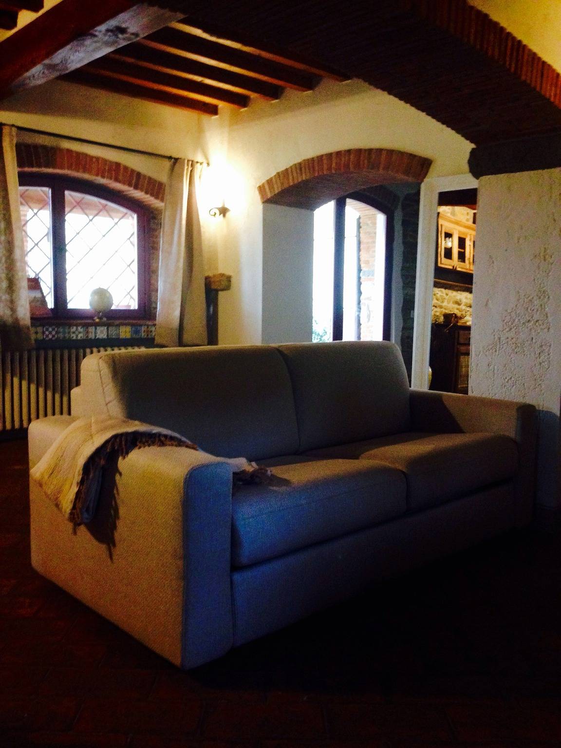 Ganzes Studio, Studio-Apartment 'Il Nido Di Delia' mit Gemeinschaftspool, privater Terrasse & Wlan in Buti, Pisa Provinz