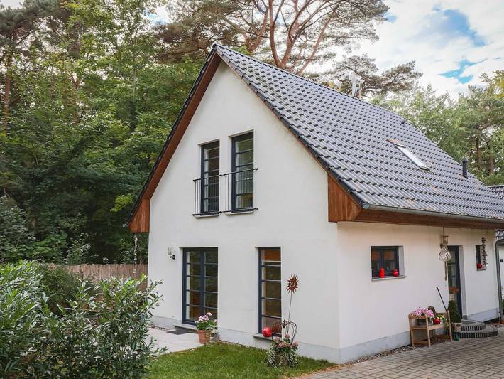 Ferienwohnung für 4 Personen, mit Balkon und Terrasse sowie Garten in Kölpinsee