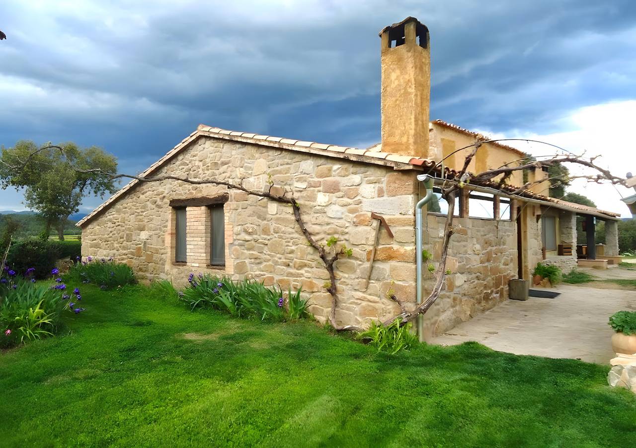 Casa de vacaciones 'El Porxet' con vistas a la montaña, piscina compartida y Wi-Fi in Nave, Provincia de Lleida