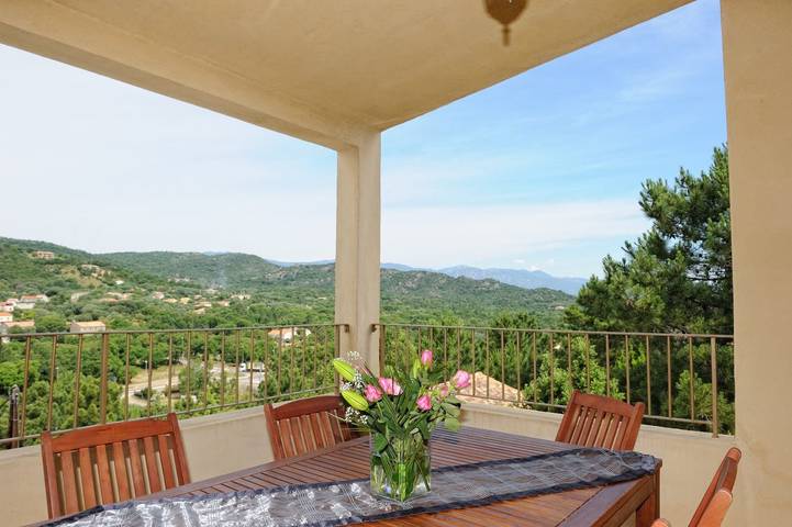 Gîte pour 6 personnes, avec jardin et terrasse