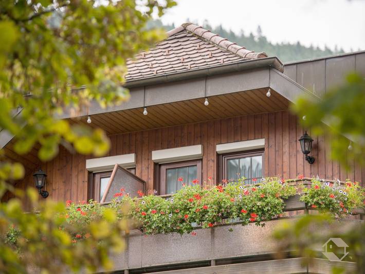 Hotel Restaurant Alte Linde - Doppelzimmer mit Balkon, Wc und Dusche in Bad Wildbad, Nordschwarzwald