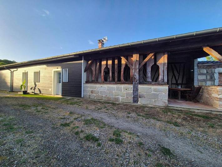 Gîte pour 4 personnes, avec Jacuzzi et Terrasse ainsi que Jardin et Vue à Tombebœuf - 3