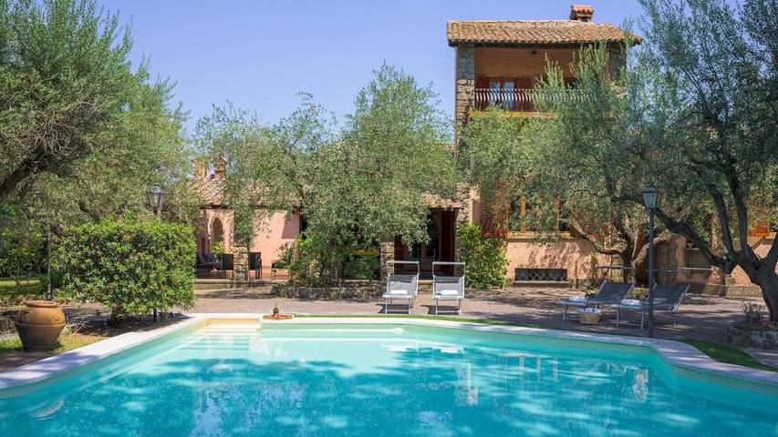 Villa per 8 persone, con giardino e piscina, con animali domestici ai Castelli Romani