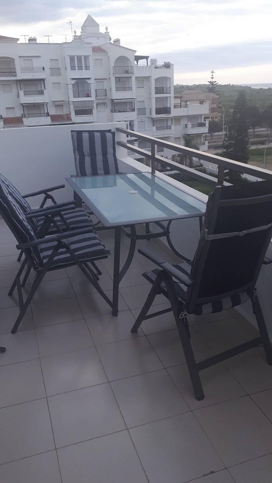 Entire apartment, Holiday Apartment Casa Conchita with Sea View, Shared Pool & Wi-Fi in Salobreña, Costa Tropical